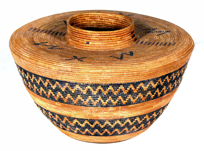 Heart-shaped gift basket, Tulare Tribe, Moquelumnan Family, California, 1898-1908